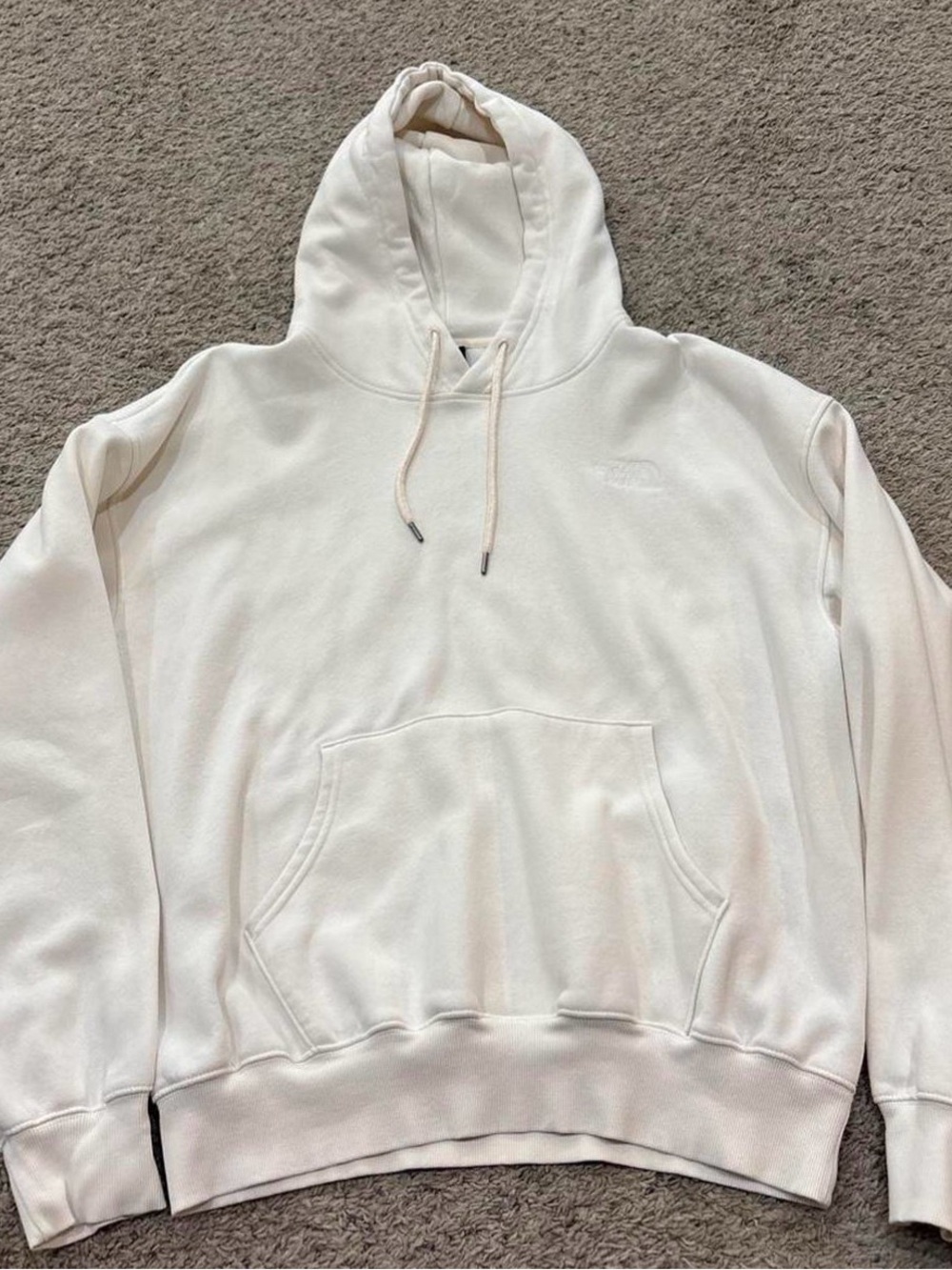 The North Face Off-White Pullover Hoodie. Men’s Size L. CALL-OUT. SMALL STAIN.